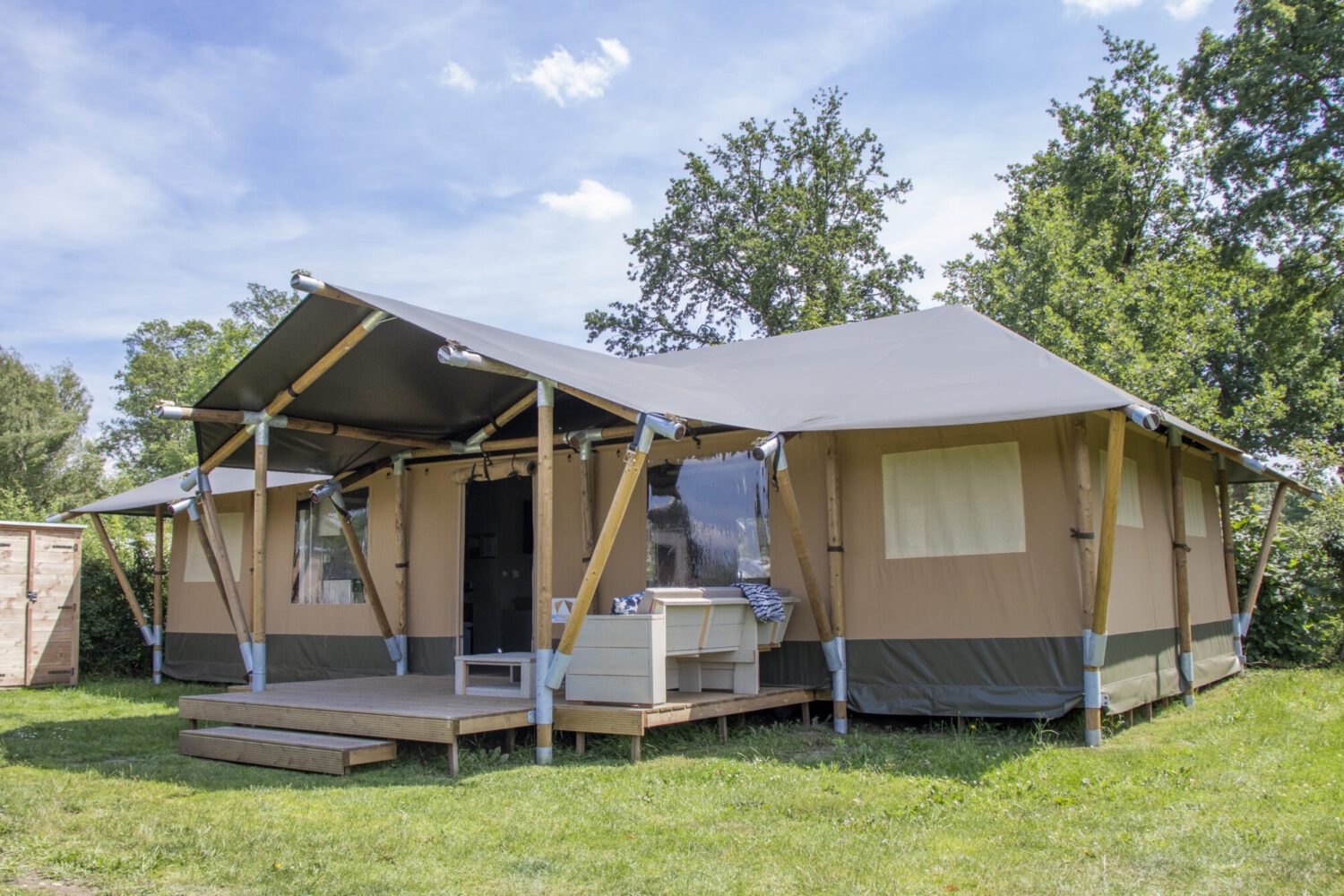 oaklands glamping luxury safari tents