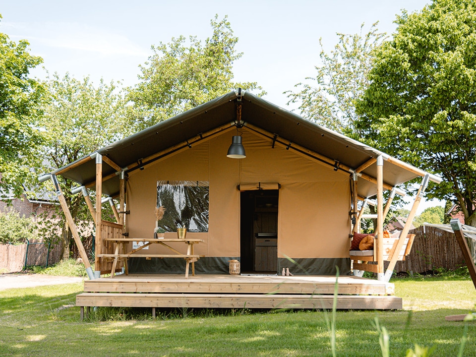 Safari tent Wood